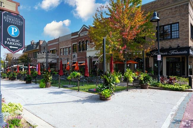 Residential streets and homes in Frankfort, Illinois